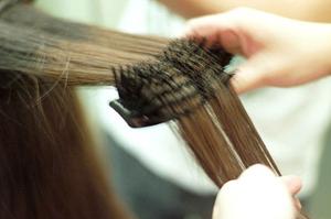 Qilt+LIM: 大阪梅田のクリエイティブなヘアサロン